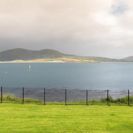 Luxury 4 Bedroom Overlooking The Sea On Valentia Island Дом отдыха Knights Town