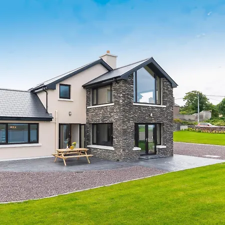 Luxury 4 Bedroom Overlooking The Sea On Valentia Island