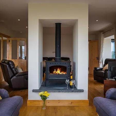 Luxury 4 Bedroom Overlooking The Sea On Valentia Island Knights Town