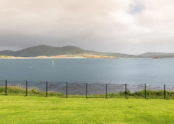 Luxury 4 Bedroom Overlooking The Sea On Valentia Island Dom wakacyjny Knights Town